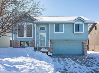 8261 Girard St, Omaha, NE 68122