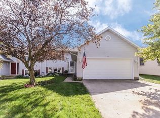 652 Hill St, Sycamore, IL 60178