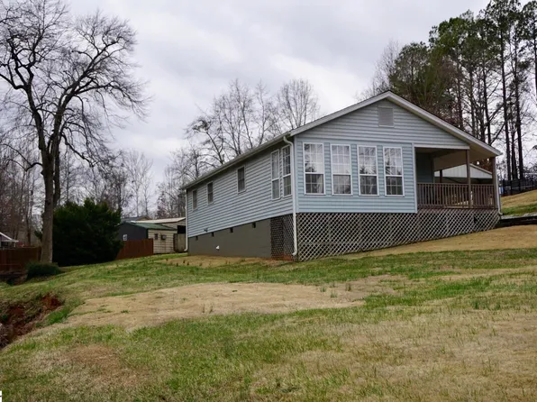 11 Phillips Dr, Travelers Rest, SC 29690