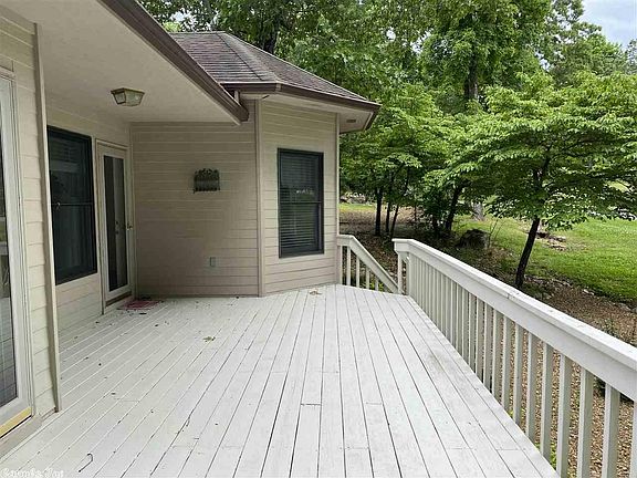 4th image of 2 Skeinah Cir