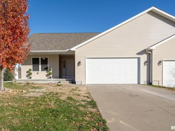 1809 E 6th St #1, Coal Valley, IL 61240