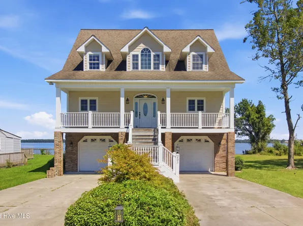 203 Riverside Drive, Sneads Ferry, NC 28460
