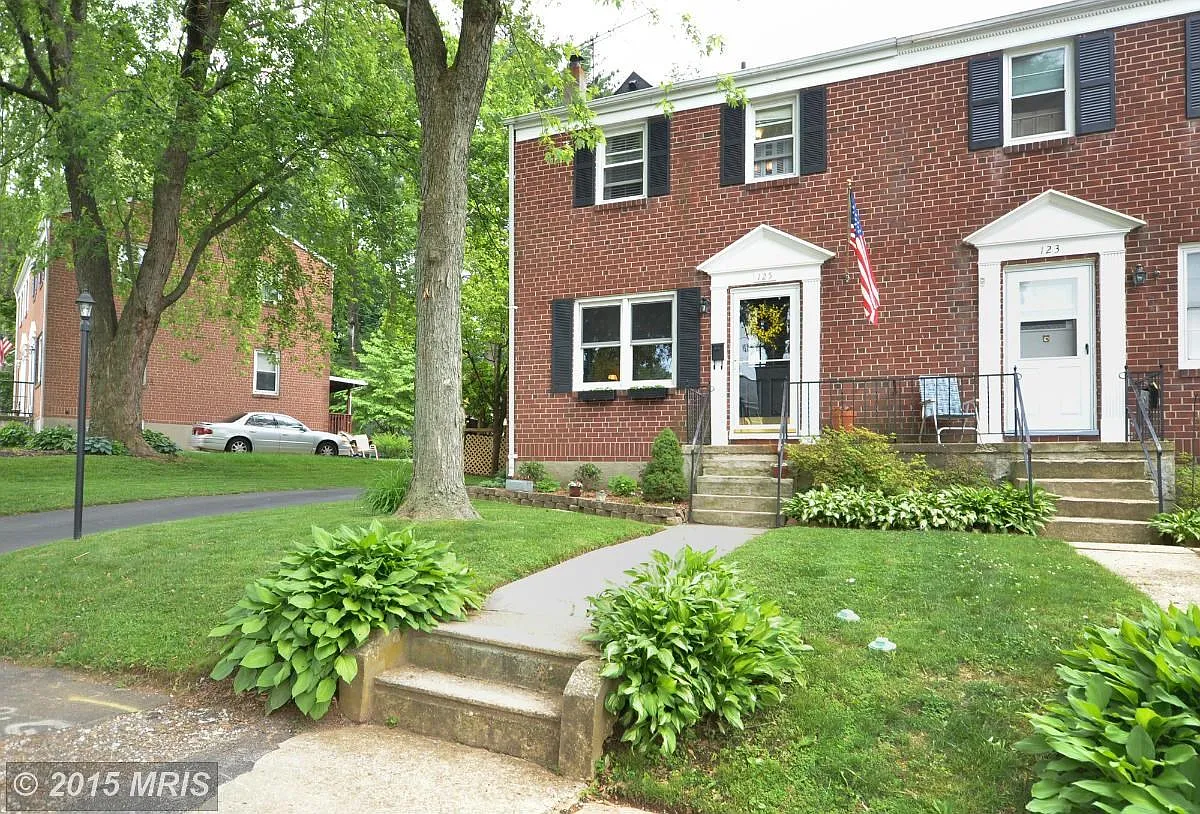 125 Courtland Pl photo 1