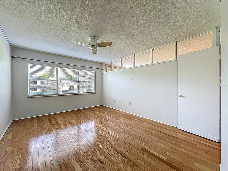 640 N Park Ave #4 — Photo 15