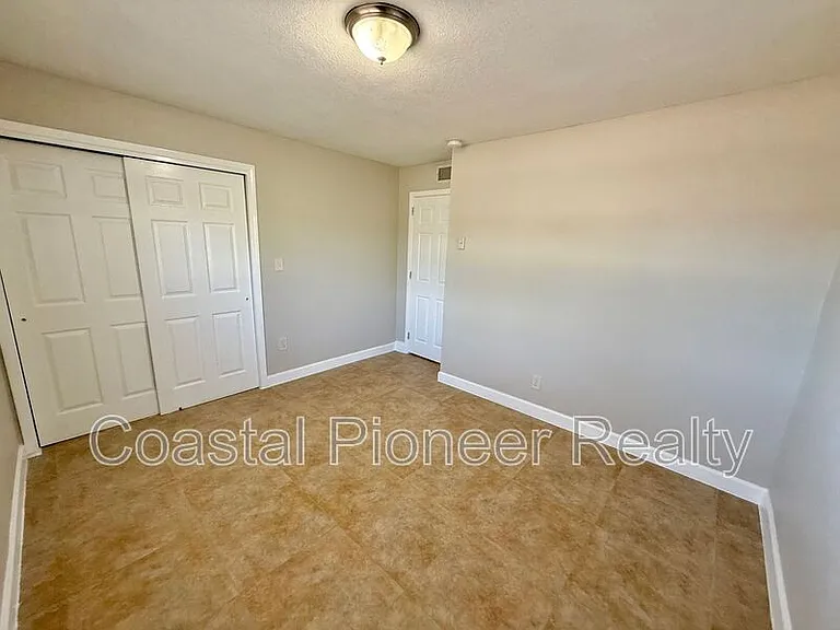 3944 E Eden Roc Cir — Photo 15