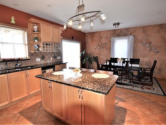 4th image of 4234 N Mason Ave