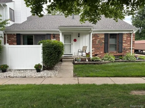 38726 Golfview Dr E #23, Clinton Township, MI 48038