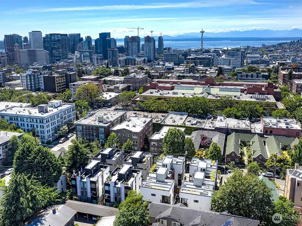 422 10th Avenue E #F, Seattle, WA 98102