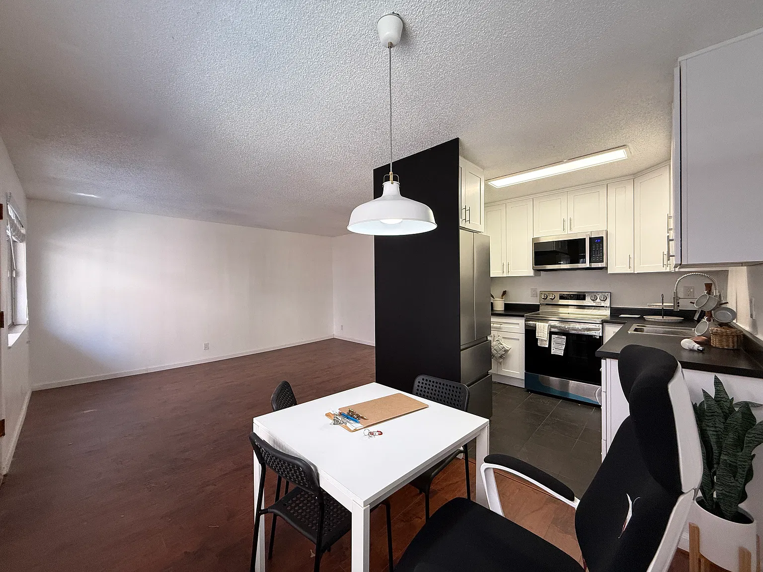 1 bed, 500 sqft, $2,200 — Photo 3