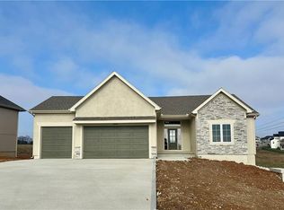 6045 Apache Dr, Shawnee, KS 66226