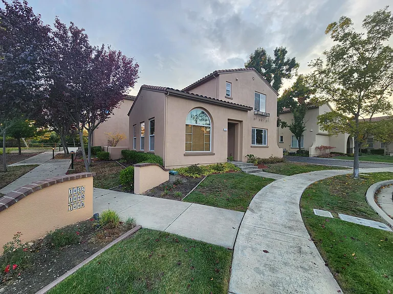 1432 Cedarwood Loop — Photo 2