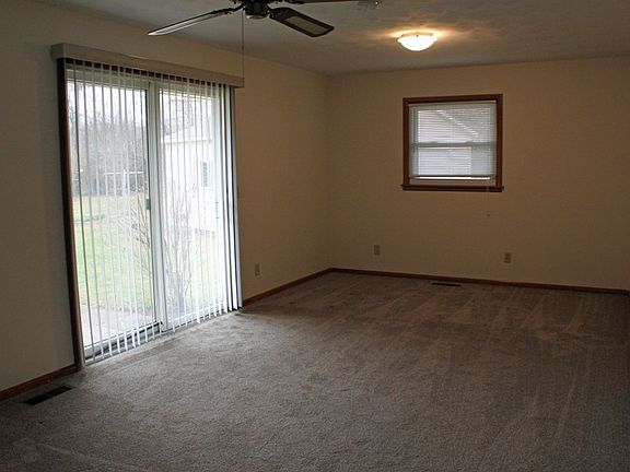 5th image of 30 Indianbrook Ct