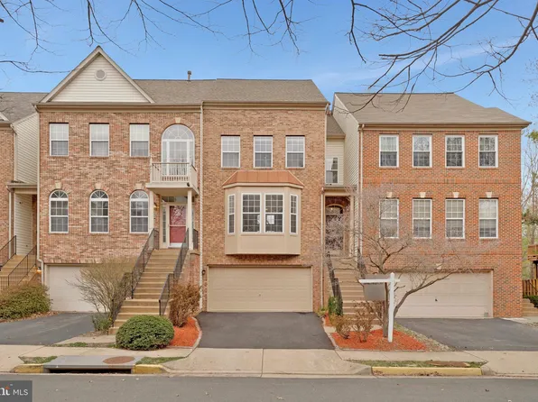 12470 Casbeer Dr, Fairfax, VA 22033