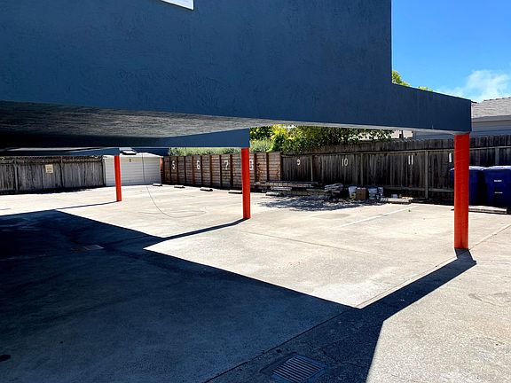 4th image of 1636 Martin Luther King Jr Way #K