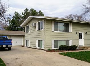 466 1/2 N Dubuque St, North Liberty, IA 52317