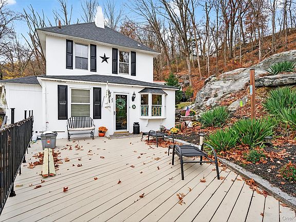 3rd image of 23 Stone Ridge Road