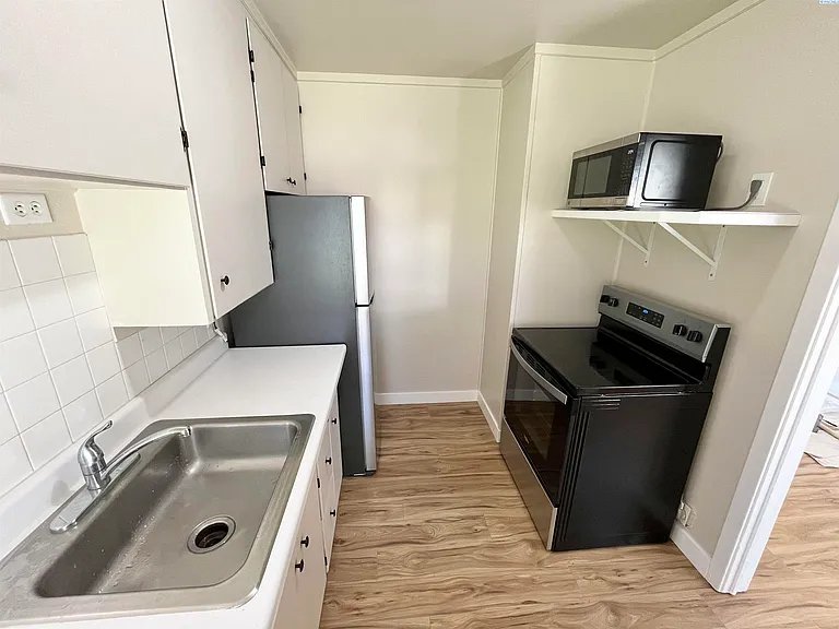 222 Casey Ave — Photo 6