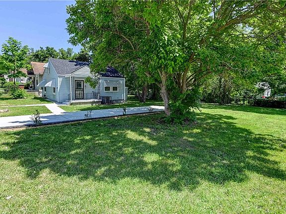 5th image of 3805 E 40th St
