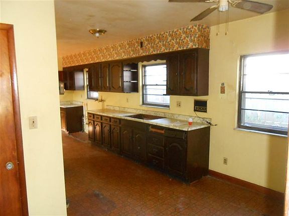 5th image of 3515 Theodore Ave