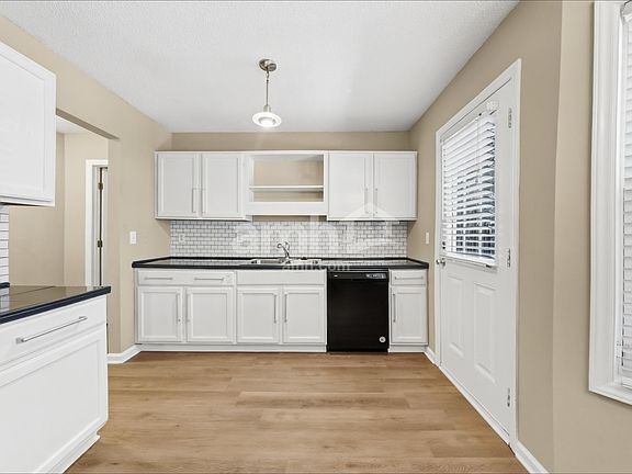 3rd image of 4001 Mantua Way