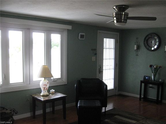 5th image of 7535 Hart Dr