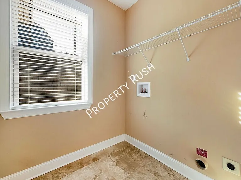 7986 Burgundy Cir — Photo 26
