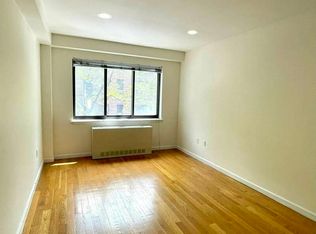31-10 23rd St, Astoria, NY 11106