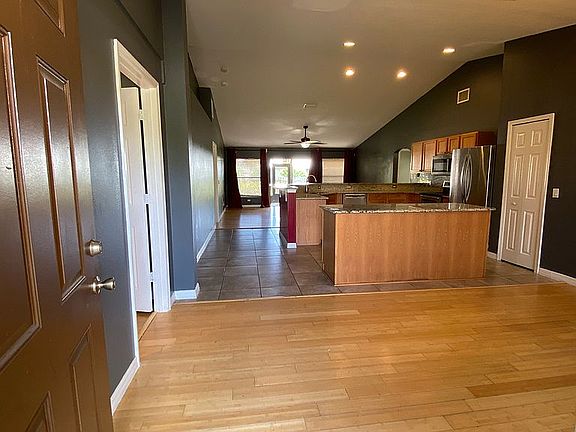5th image of 2541 SW Savona Blvd