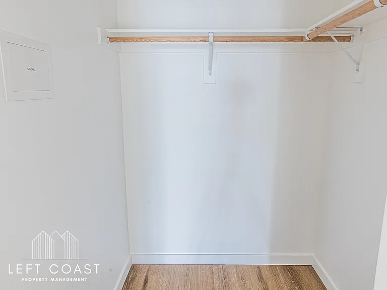 680 SE Highway 101 — Photo 21