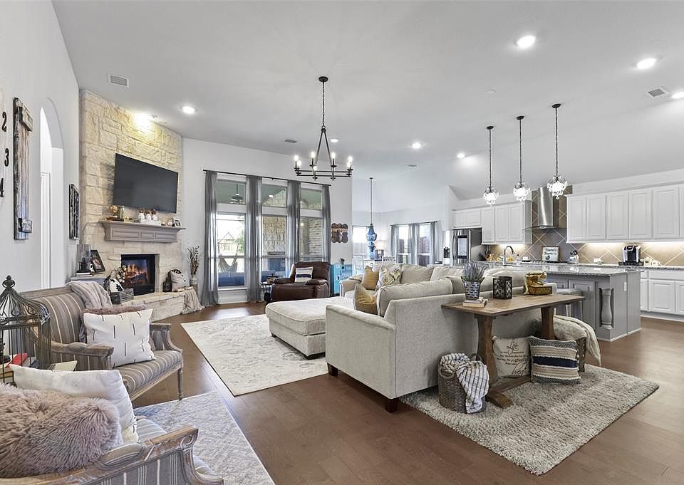 1st image of 1213 Summer Ln