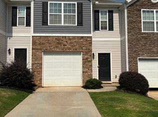 49 Moorlyn Ln, Greer, SC 29650