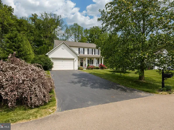 26 Newton Cir, West Grove, PA 19390