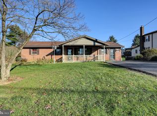 2088 Smoketown Rd, Fayetteville, PA 17222