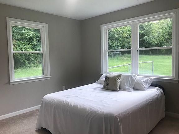 Master Bedroom w/ Queen Bed