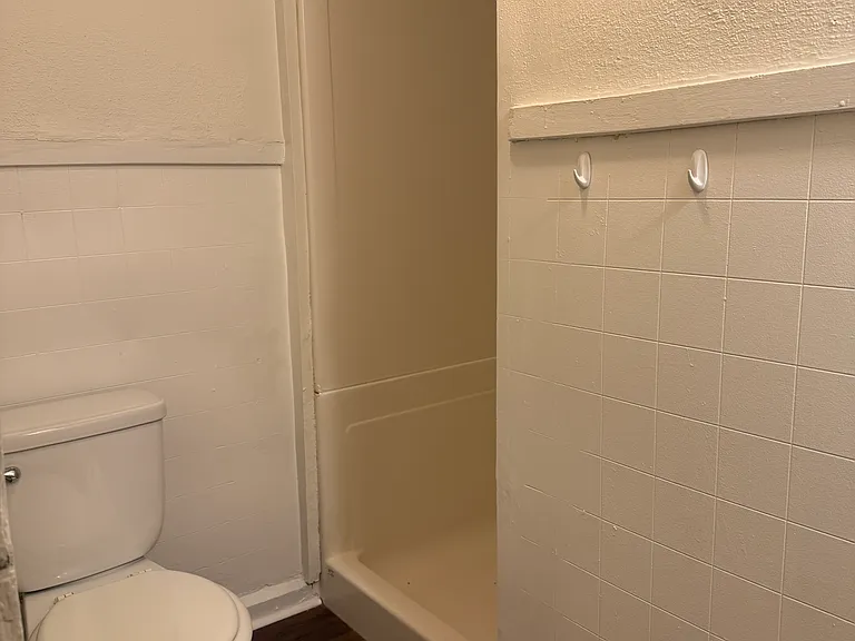40 Groton Ave #1EF — Photo 5