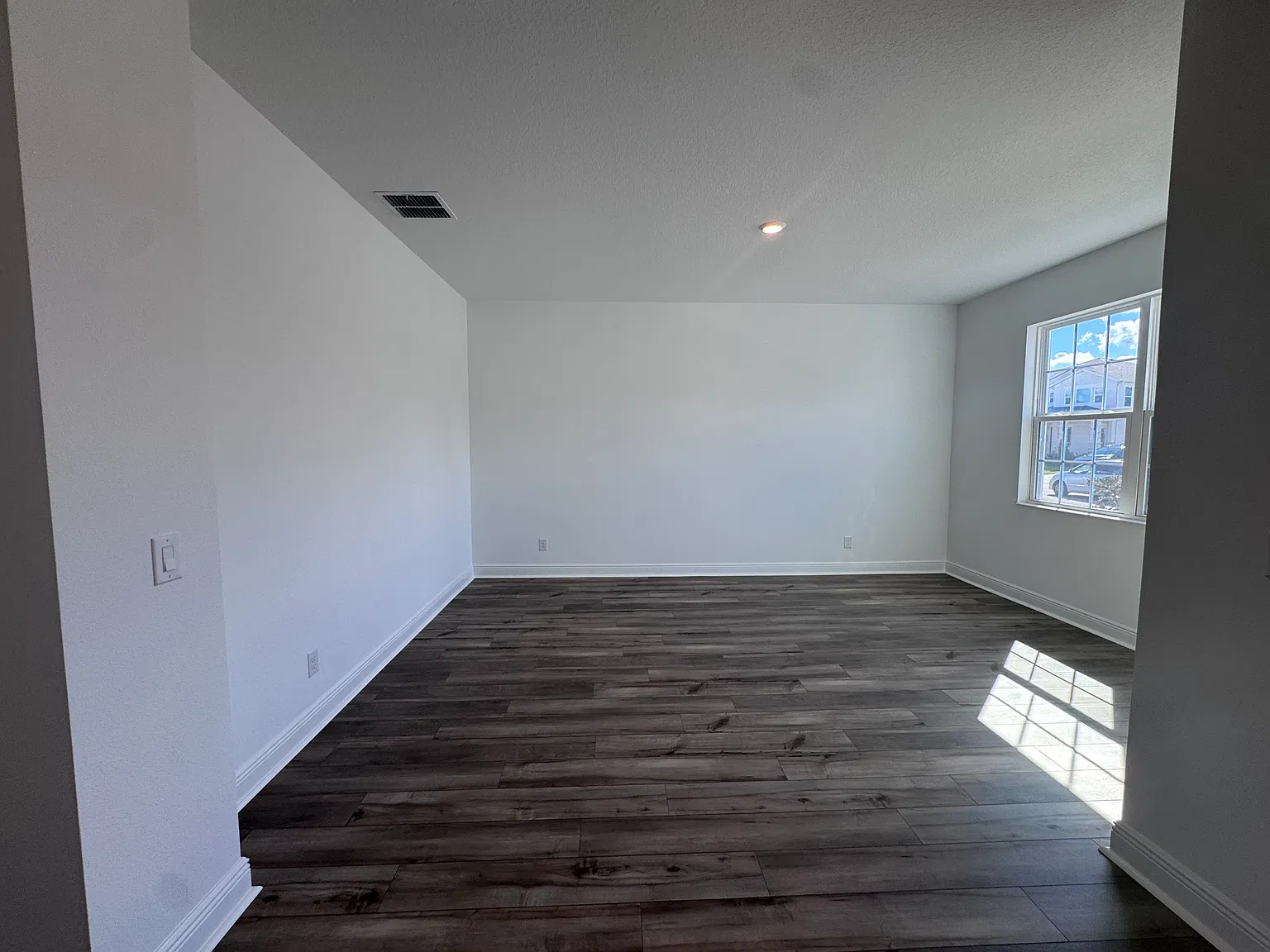 4 bed, 2.5 bath, 2560 sqft, $3,600 — Photo 3
