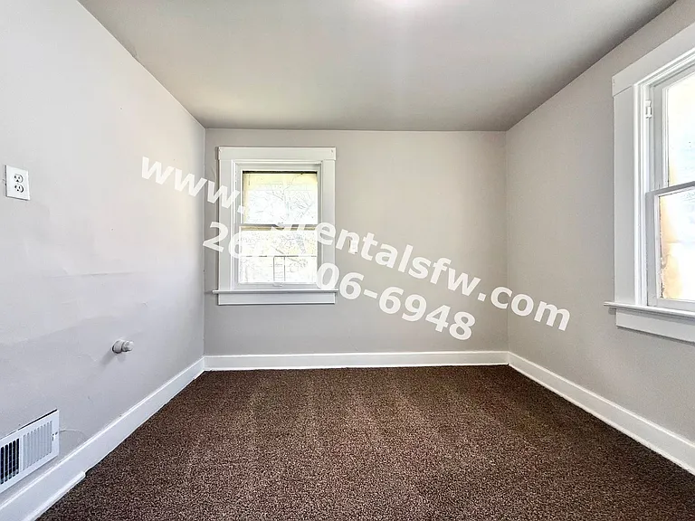 1023 Hamilton Ave — Photo 10