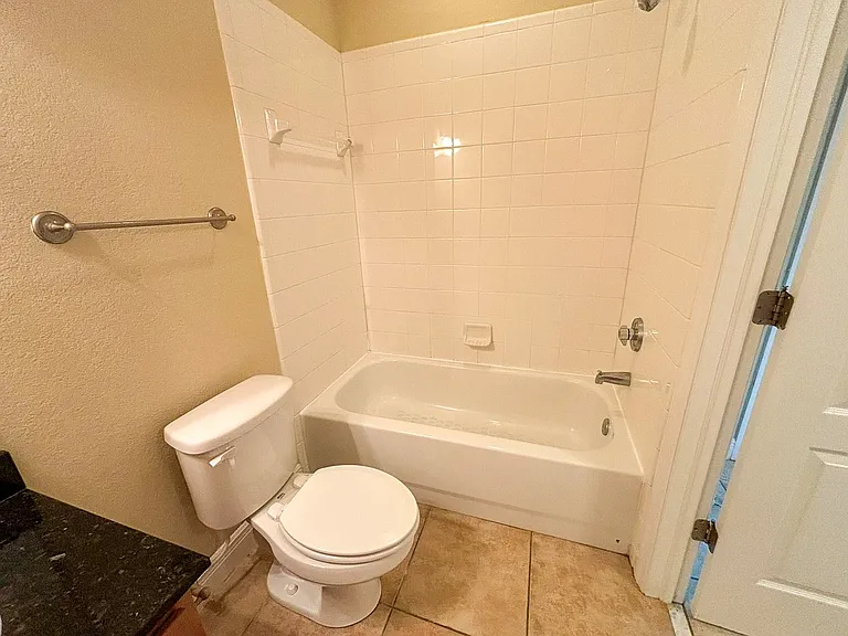 2946 SW 35th Pl #40 — Photo 14