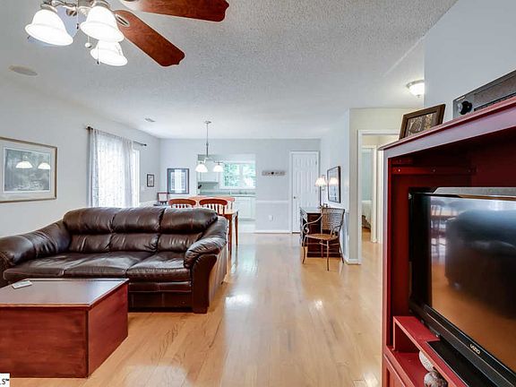 4th image of 611 Bywater Pl