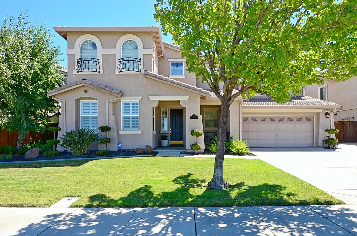 2102 Basque Dr photo 1