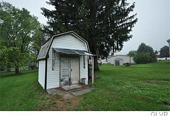 2nd image of 168 Wood St