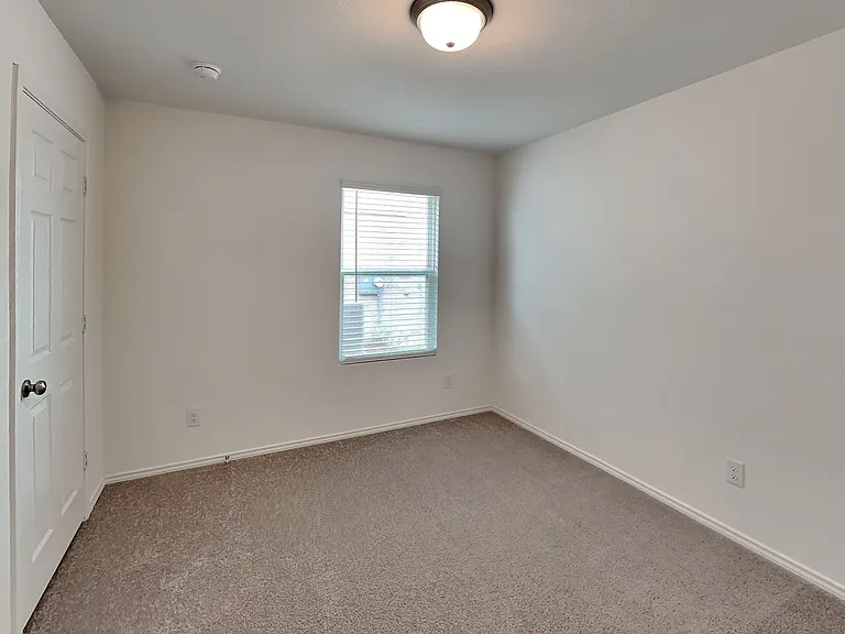 1017 Valerian Dr — Photo 10