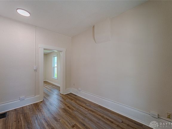 5th image of 209 South St