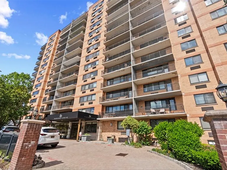 60 Parkway Dr E #12A — Photo 26
