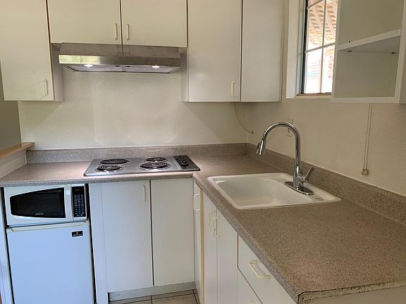 3rd image of 5222 Alhama Dr #1