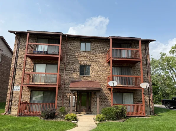 3232 184th St APT 2E, Homewood, IL 60430