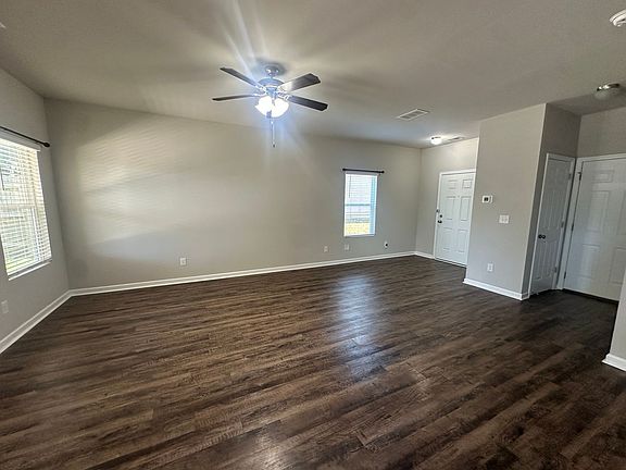 5th image of 221 Highland View Dr