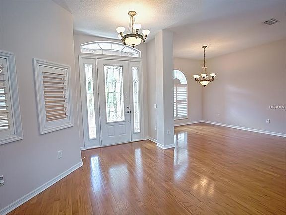 4th image of 39400 Treeline Dr