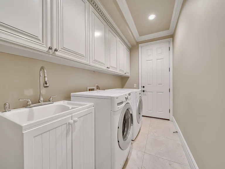 137 W Winnie Way — Photo 65