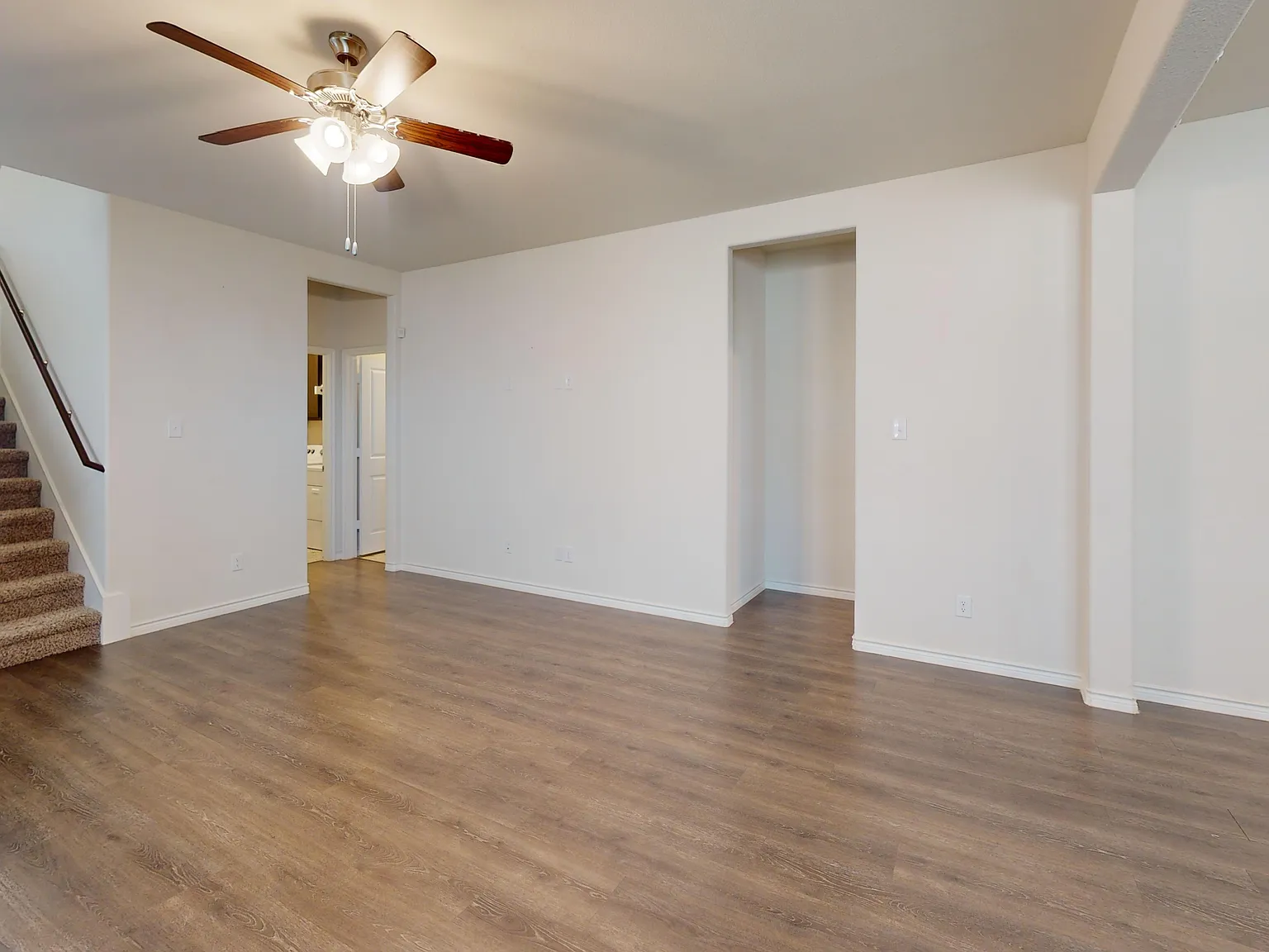 4 bed, 3.5 bath, 2602 sqft, $2,600 — Photo 4